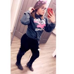 Meet your Posher, Aze